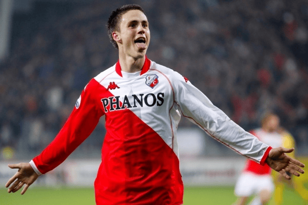 kaiyun-包含荷甲赛后再迎强敌；费耶诺德绝杀压哨；主帅态度——更衣室稳定；阵容厚度经受考验的词条