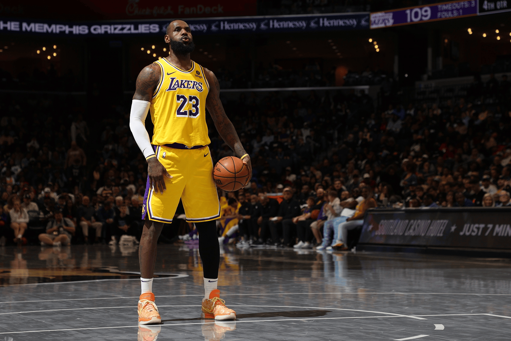 开云体育登录-NBA总决赛倒计时,芝加哥公牛冲刺阶段复出首秀,细节引发关注,悬念犹存,数据趋势出现新变化的简单介绍