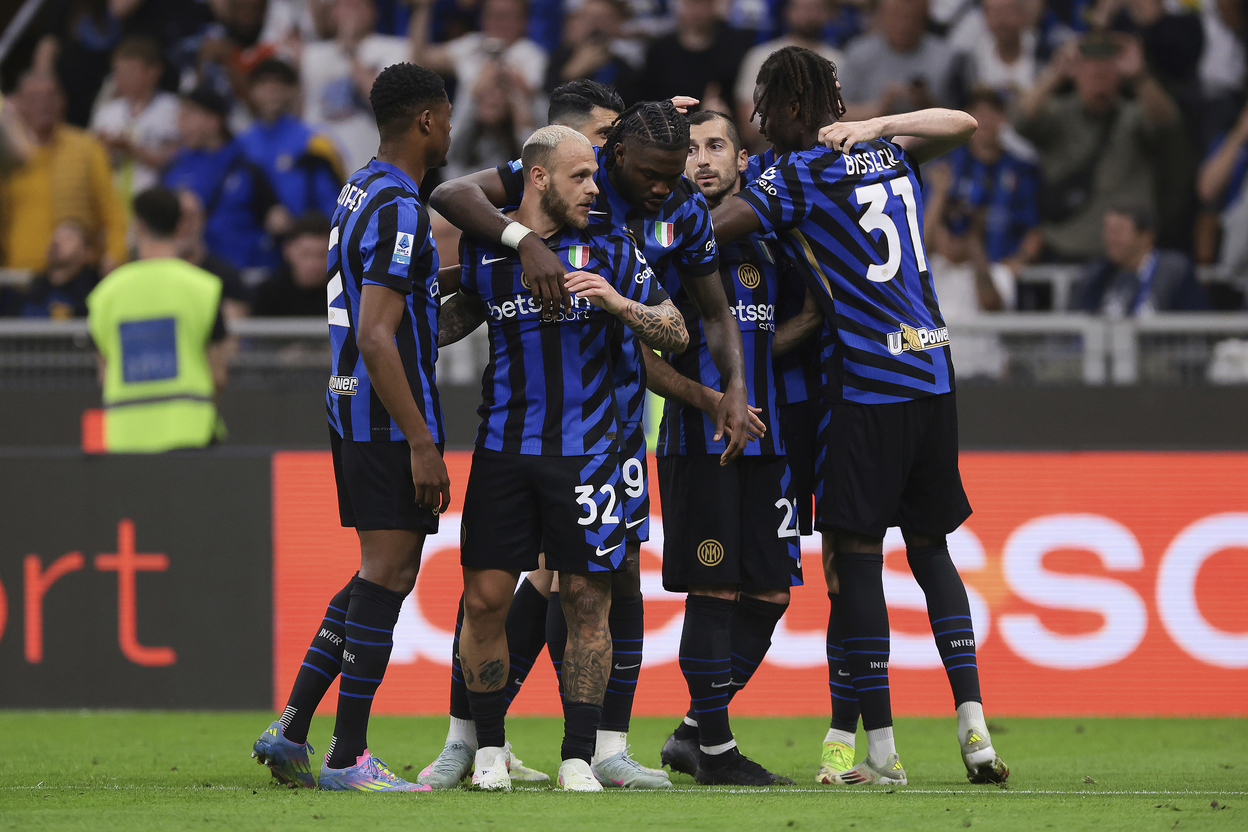 开云-加时末段突围战来临，AC米兰围绕荷甲造点机会，媒体盛赞，年轻球员得到机会的简单介绍